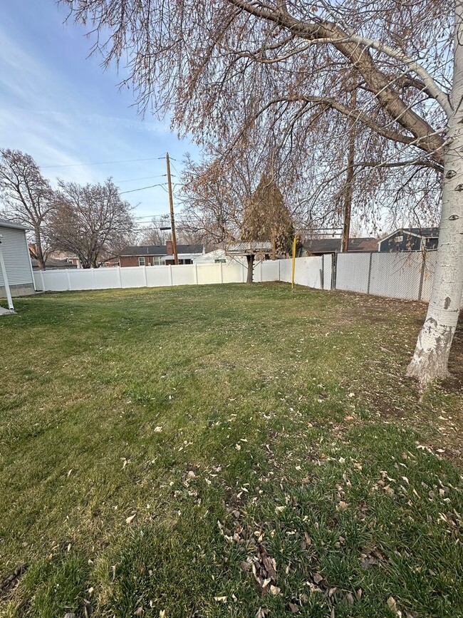 Building Photo - GET $500 OFF THE FIRST MONTHS RENT!!!