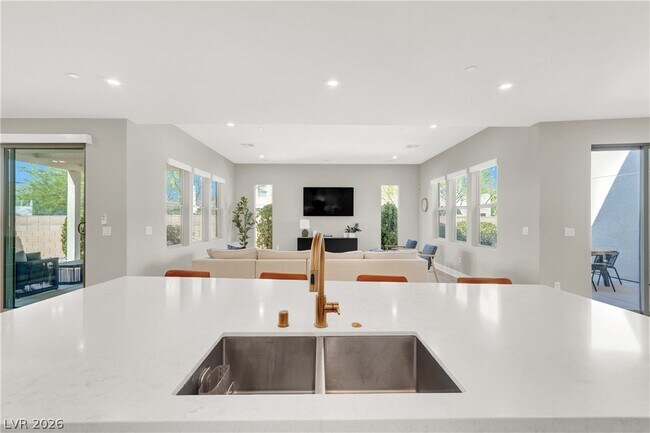 Building Photo - 2658 Catania St