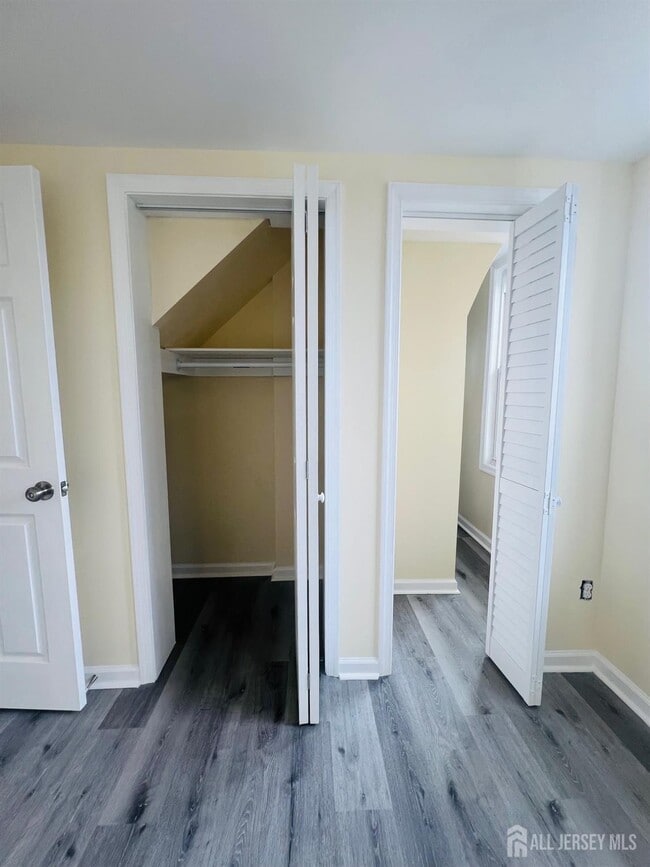 Building Photo - 362 Lawrie St