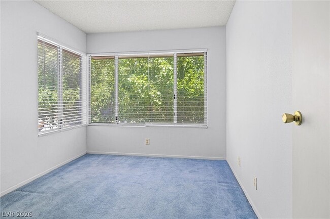 Building Photo - 6951 Wedgewood Way