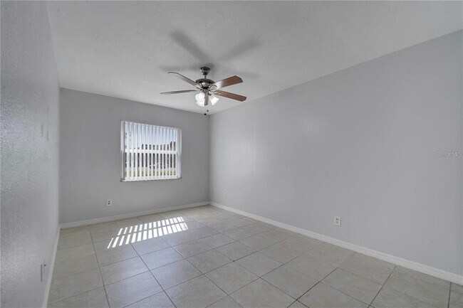 Building Photo - 9942 Turf Way