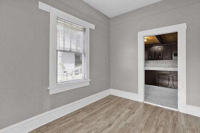 Building Photo - 2221 Gurnee Ave