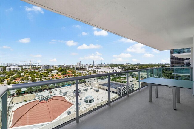 Building Photo - 9511 Collins Ave