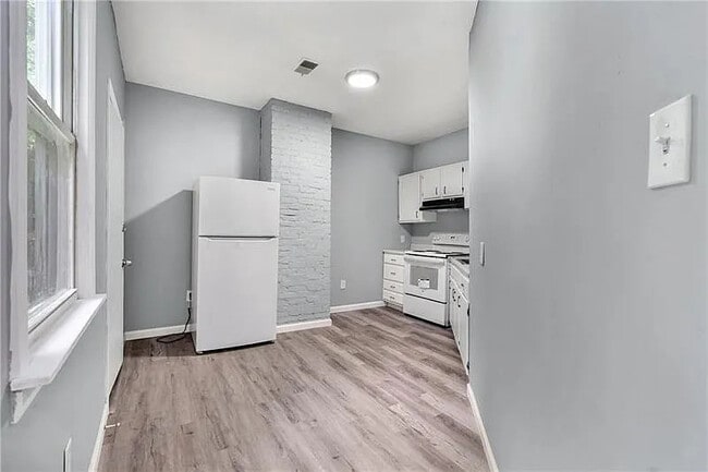 Building Photo - 1406 Superior Ave