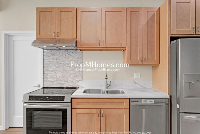 Building Photo - Brand New Two Bedroom Charmer in Lents!