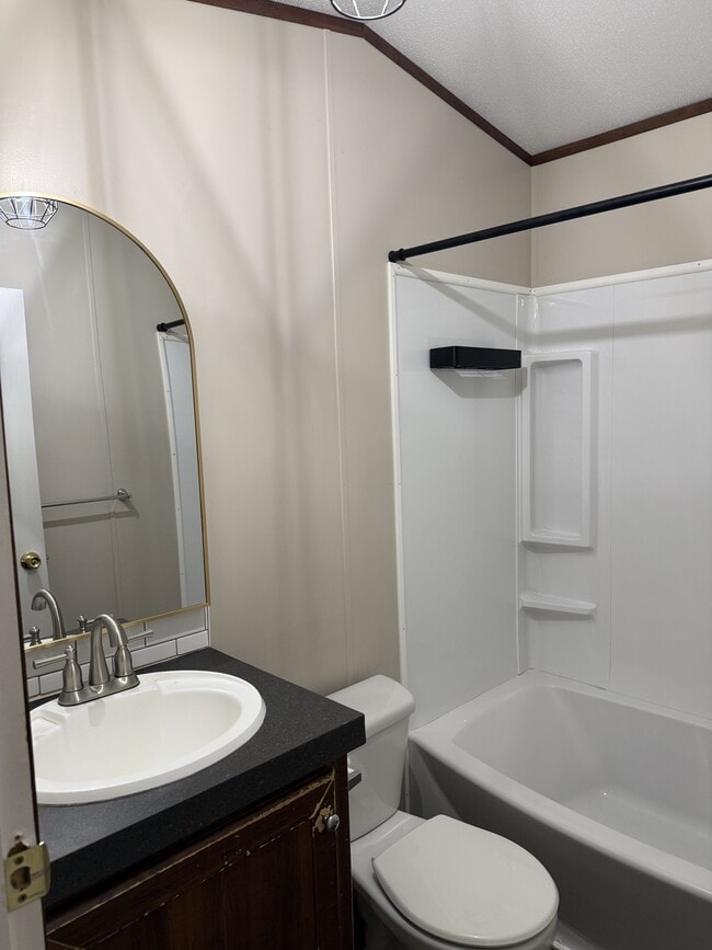 Building Photo - 200 Royalwood St