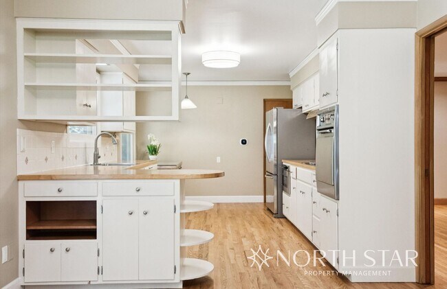 Building Photo - Charming Home in Coveted First Addition Ne...