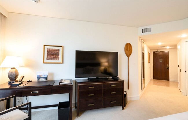 Building Photo - Studio, 1 bath Condo - 223 Saratoga Road T...