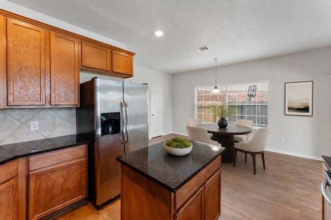 Building Photo - 21915 Sunvolt Ct