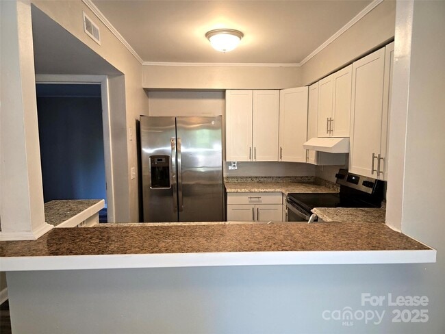 Building Photo - 4608 Sharon Chase Dr