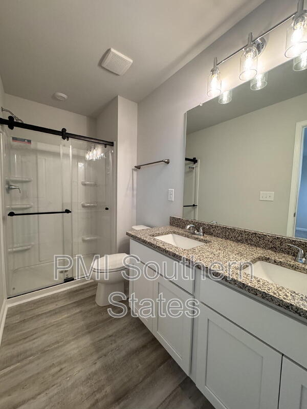 Building Photo - 106 Randwick Ln