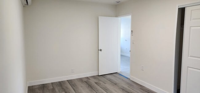 Building Photo - 823 Worcester Ave