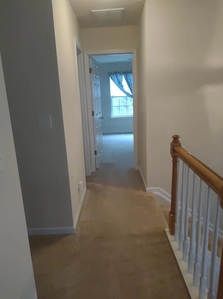 Building Photo - Room in Townhome on Singleleaf Lane