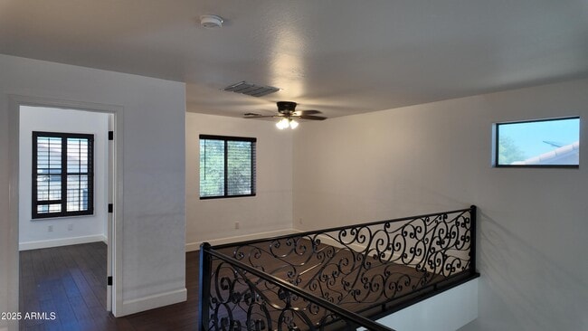 Building Photo - 4414 W Donner Dr