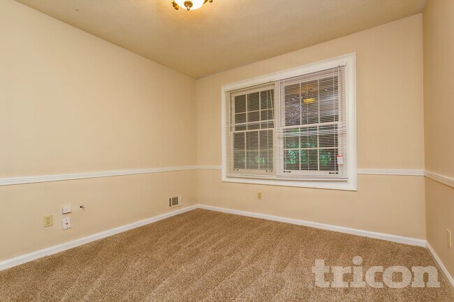 Building Photo - 1464 Yorkton Ct