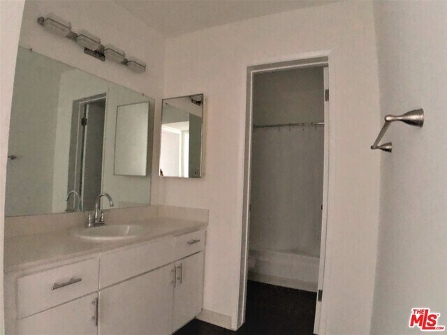 Building Photo - 269 S Lafayette Park Pl