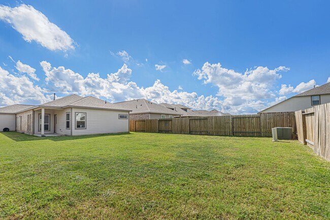 Building Photo - 10314 Birch Peak Dr
