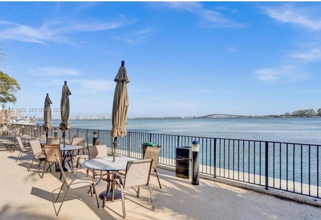 Primary Photo - 2333 Brickell Ave