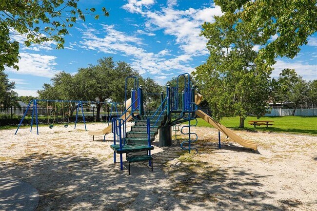 Building Photo - 4617 Egmont Dr