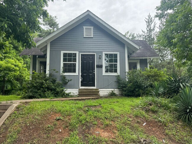 Building Photo - Beautiful Queensborough 3 Bedroom House