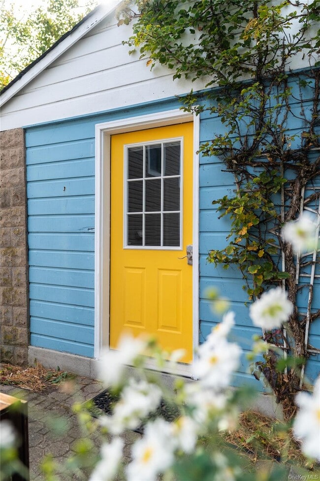 Building Photo - 33 Lydecker St