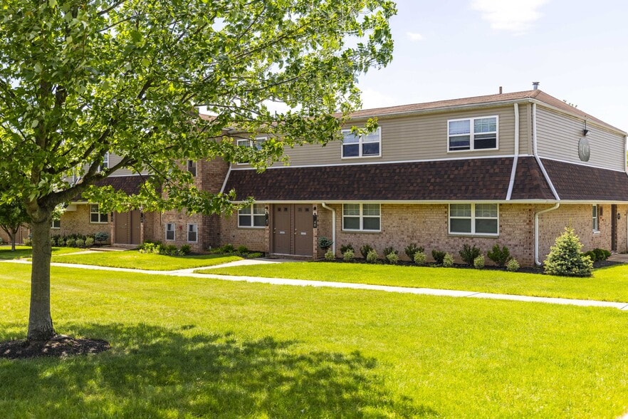 Building Photo - Lakeview Terrace