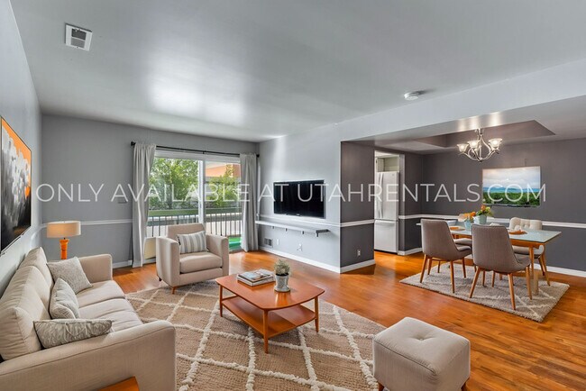 Building Photo - 5761 S Waterbury Cir