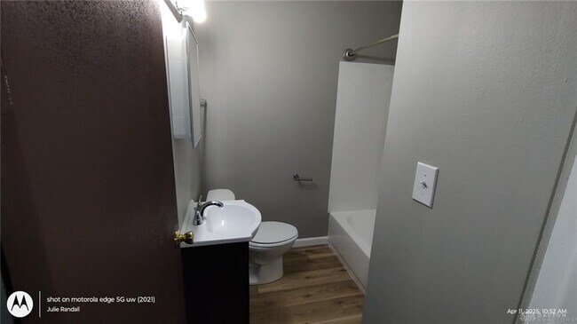 Building Photo - 4627 Far Hills Ave