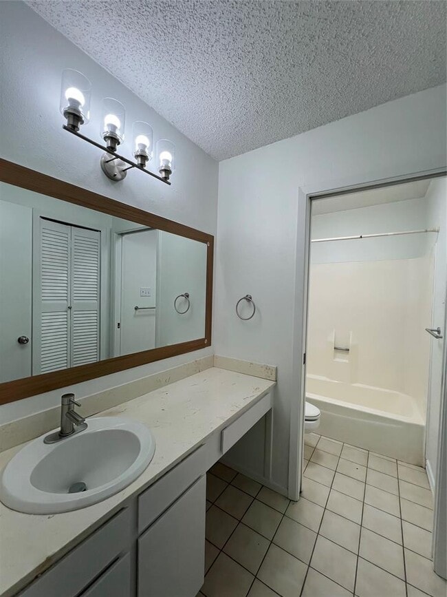Building Photo - 12304 Double Tree Ln