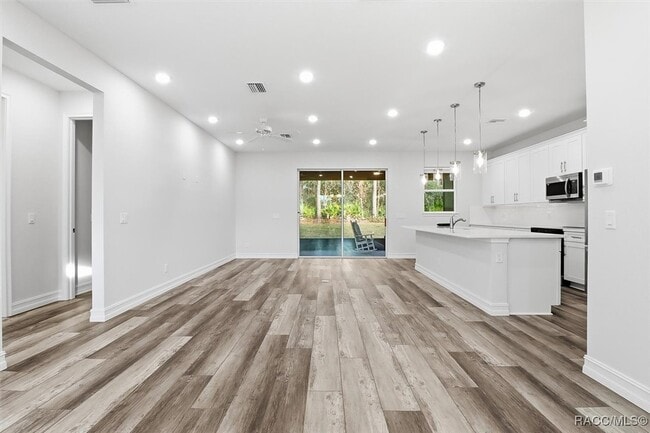 Building Photo - 4195 N Pink Poppy Dr