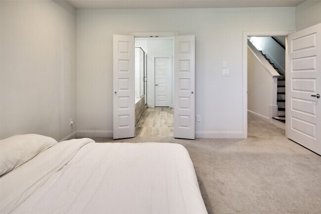 Building Photo - 1909 Maury St