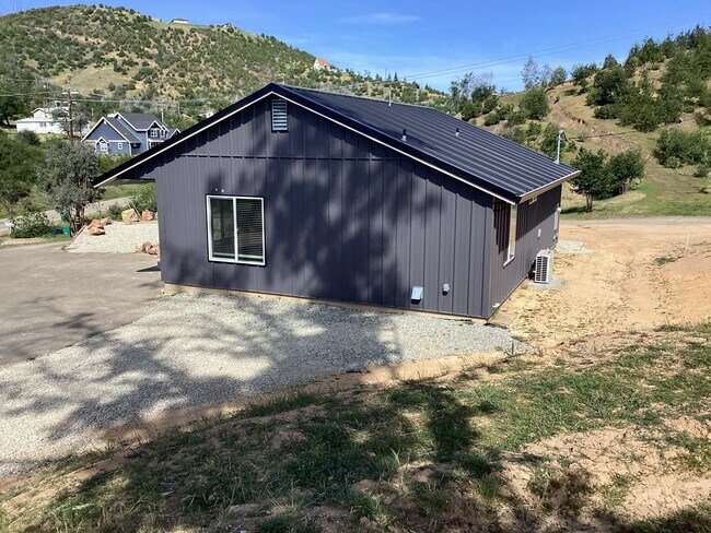 Building Photo - Newly Built Home Near Salt Creek Trail Move in Ready