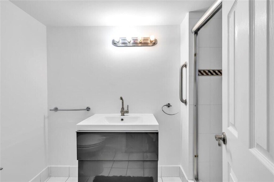 Building Photo - 2750 NE 183rd St