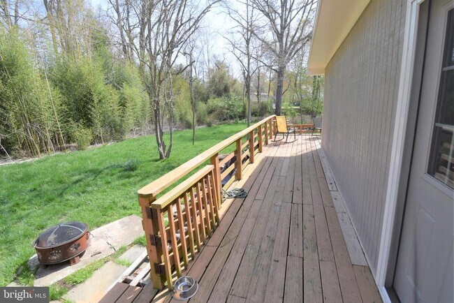 Building Photo - 8811 Badger Dr