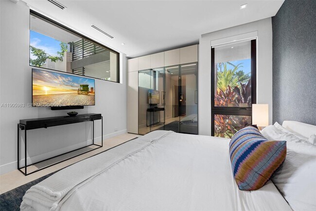 Building Photo - 4585 Nautilus Dr