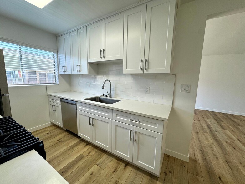Building Photo - 1155 Hacienda Pl