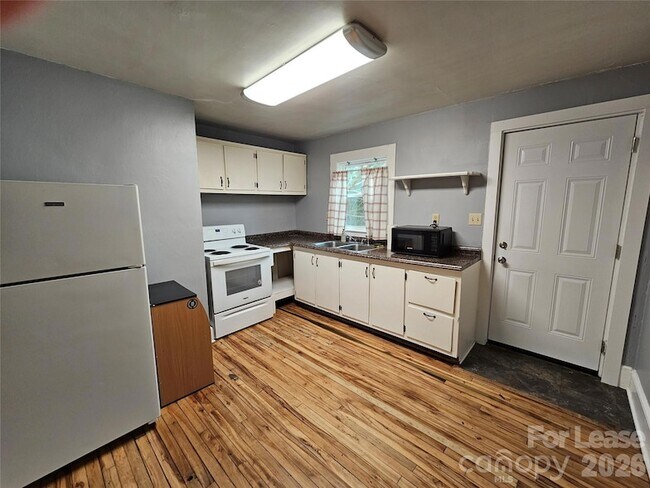Building Photo - 1130 Camden Ave
