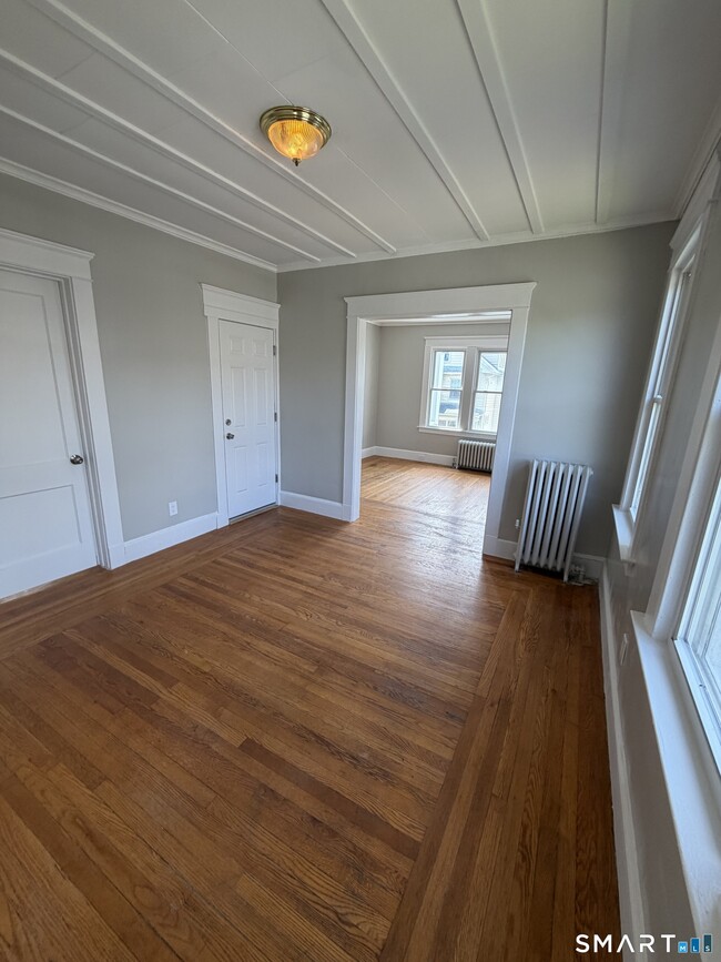 Building Photo - 135 East Ave