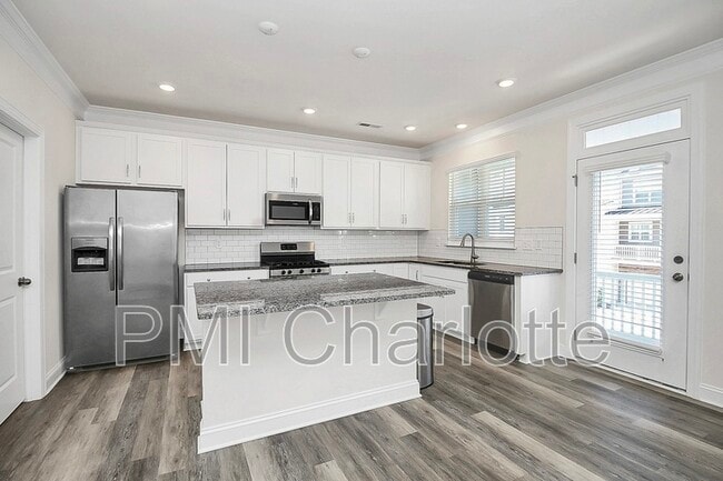 Building Photo - 10436 Glenmere Crk Cir
