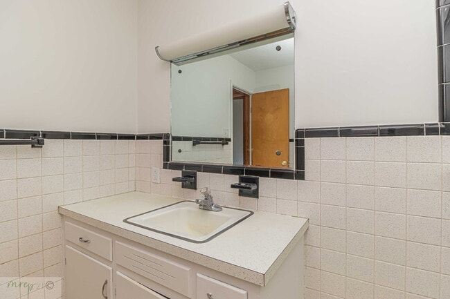 Building Photo - PRINCETON Brick Ranch w/ 3 BR | 1.5 BA  *Lawn Care Included*