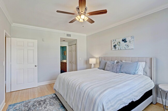 Building Photo - 630 S Sapodilla Ave