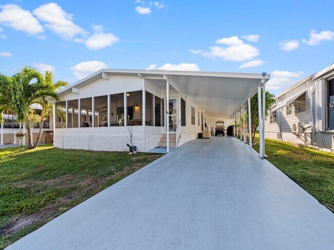 Building Photo - 806 S Jade Dr