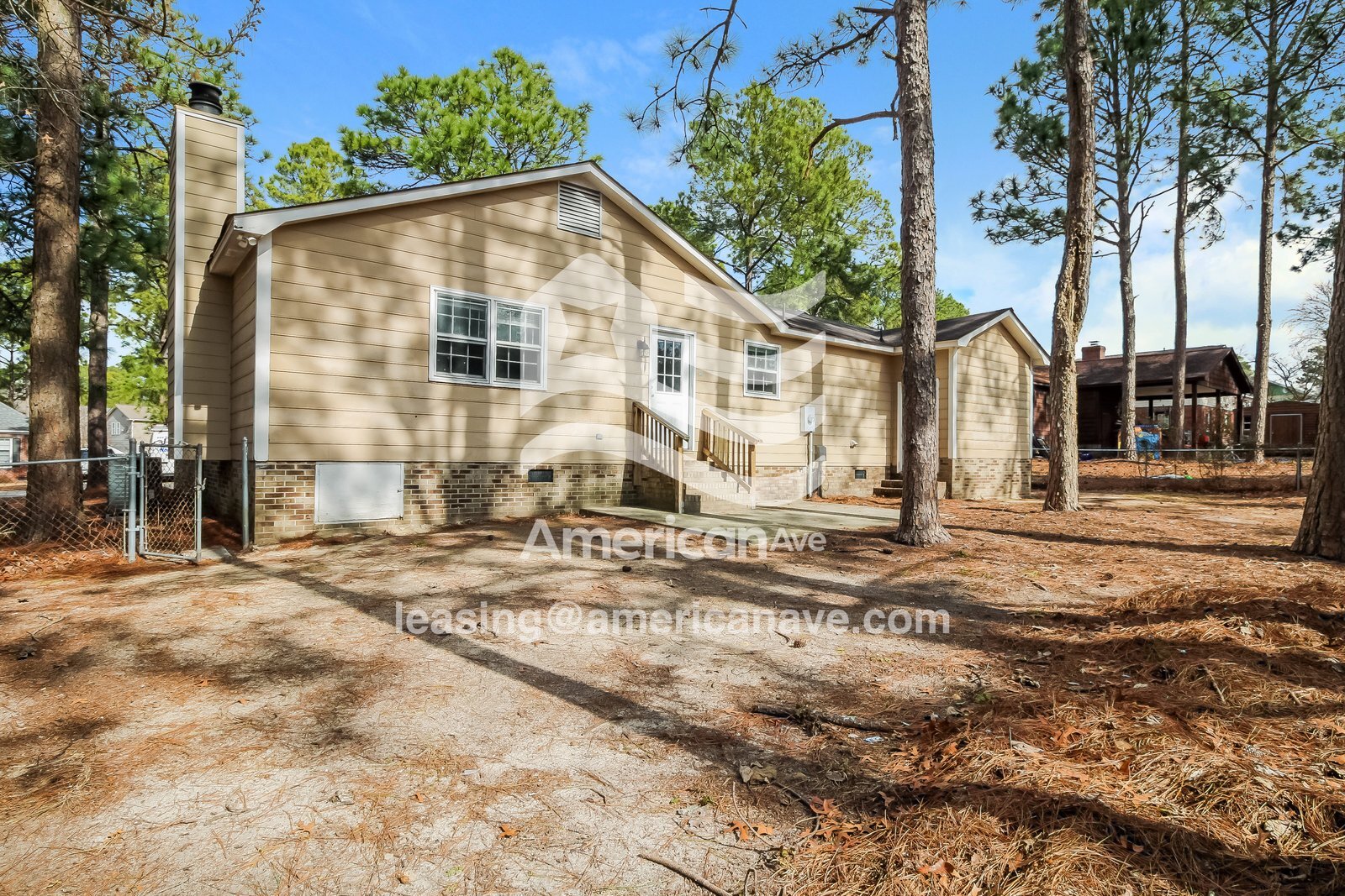 Building Photo - 216 Pond Ridge Rd E