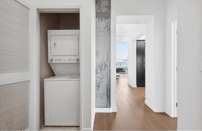 Insuite washer and dryer - 311 2nd St