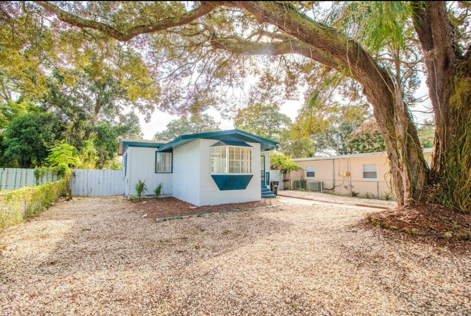 Building Photo - 5379 E Kaley St