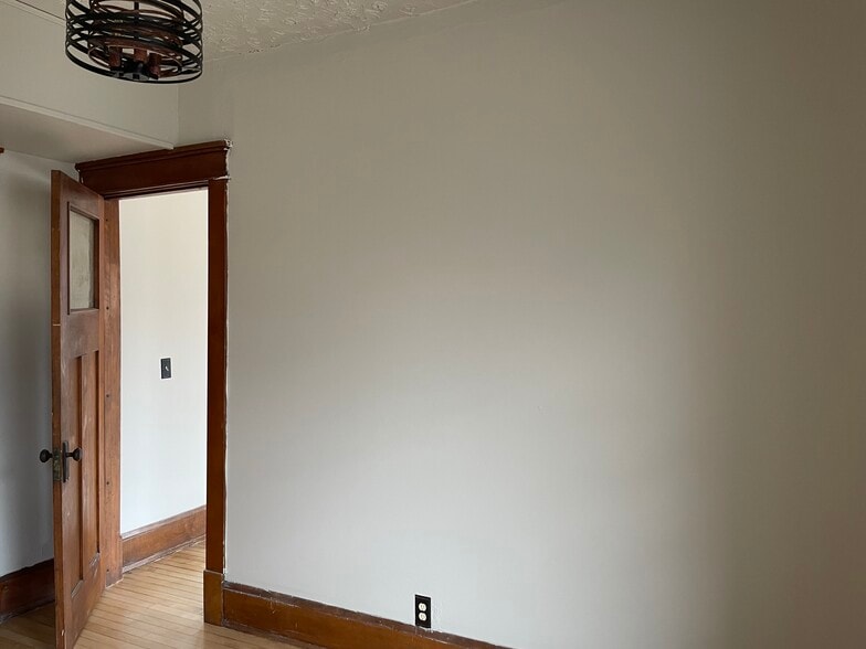 Bedroom 2 - 632 E Burleigh St