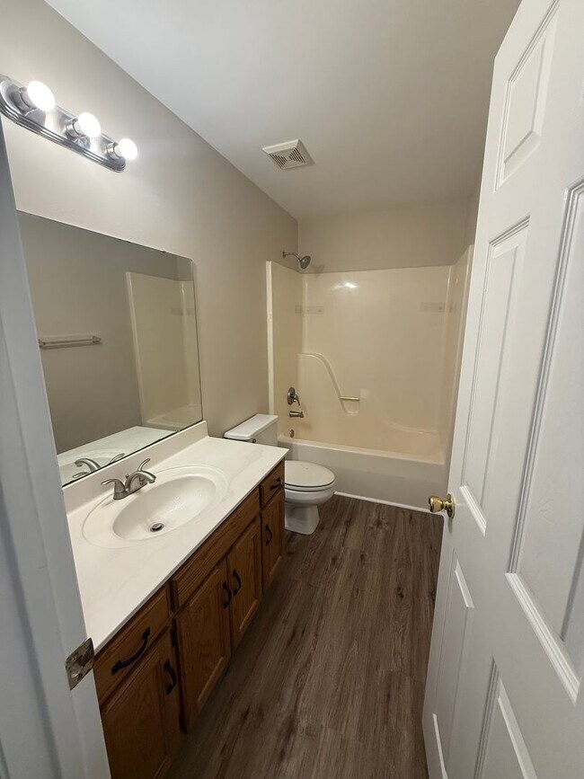 Building Photo - 5500 Misty Valley Dr
