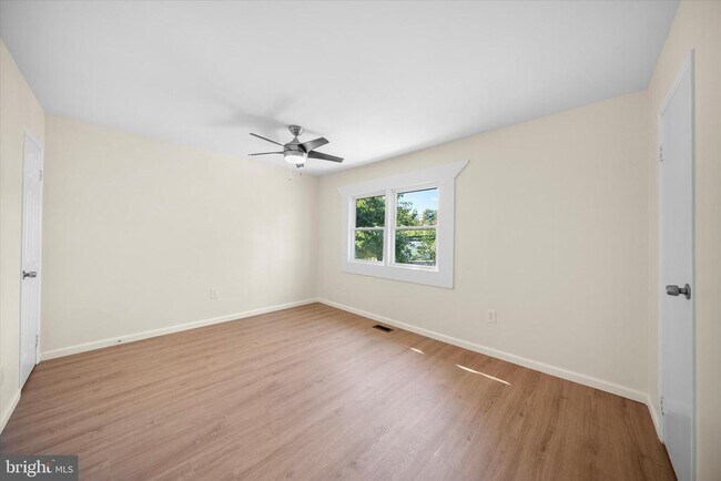 Building Photo - 14797 Tamarack Pl