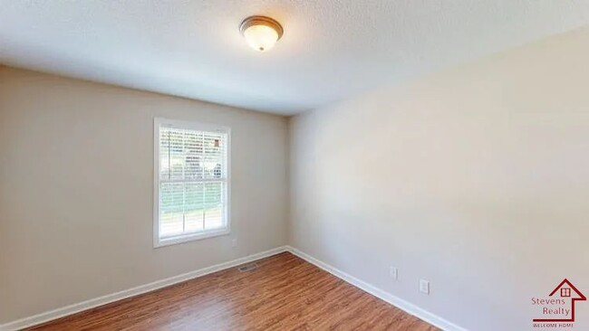 Building Photo - 1427 Lantana Ln NW