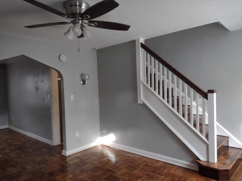 Building Photo - 5028 Chalgrove Ave